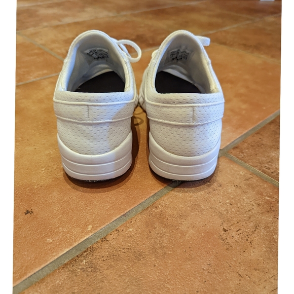 White Nike Shoes - Picture 3 of 8